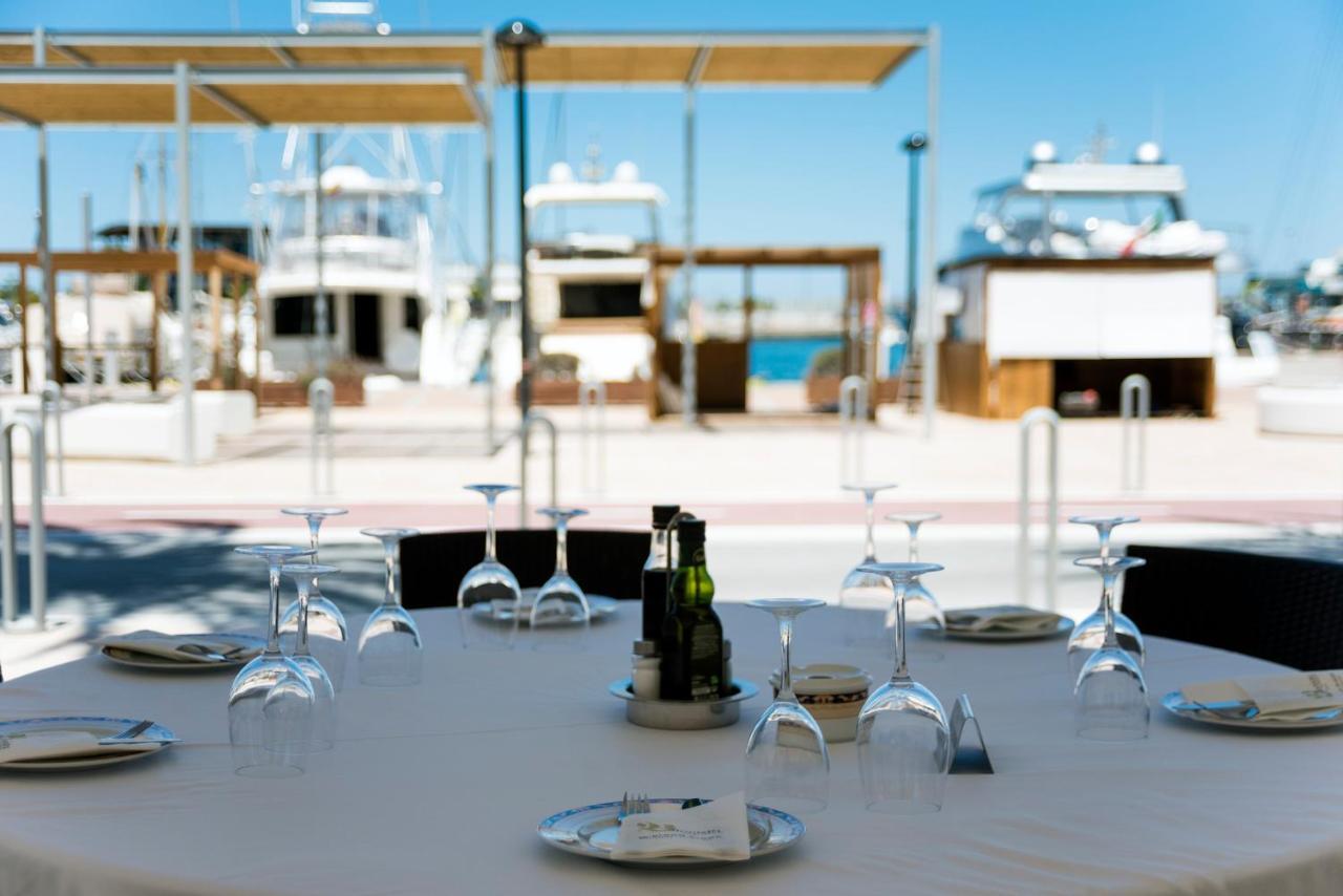 Hostal Bellavista Formentera La Savina  Exterior photo